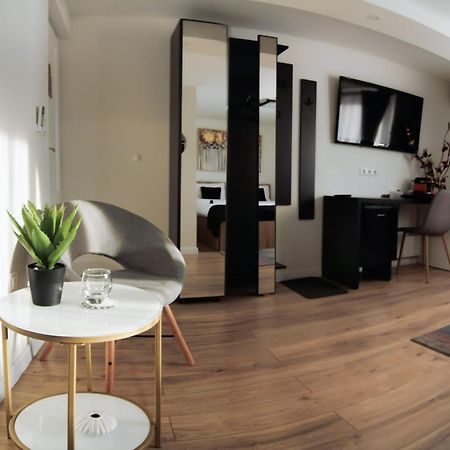 Hotel Casa Emilia à Hunedoara Chambre photo